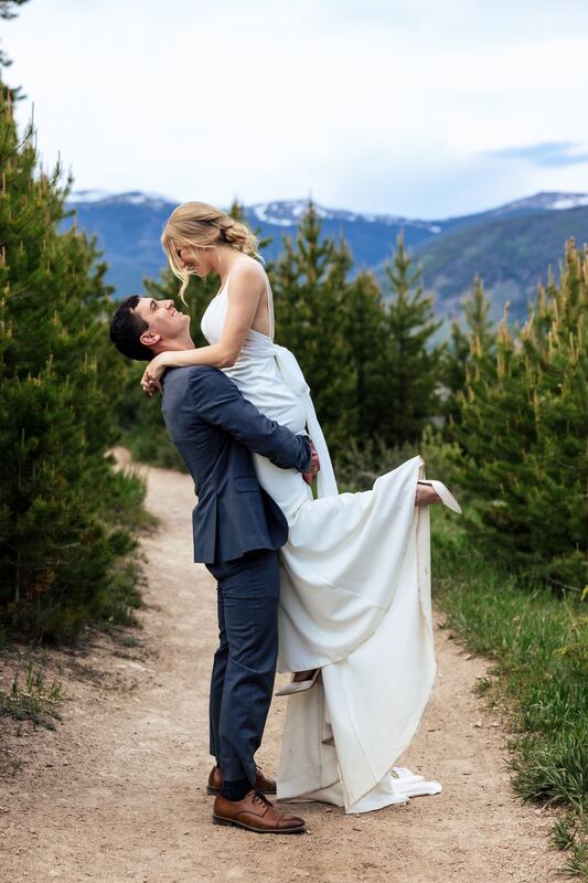 colorado-micro-wedding-cake