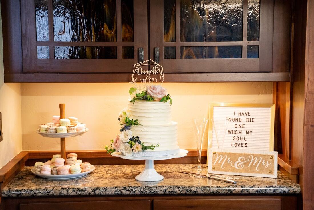 small wedding florals