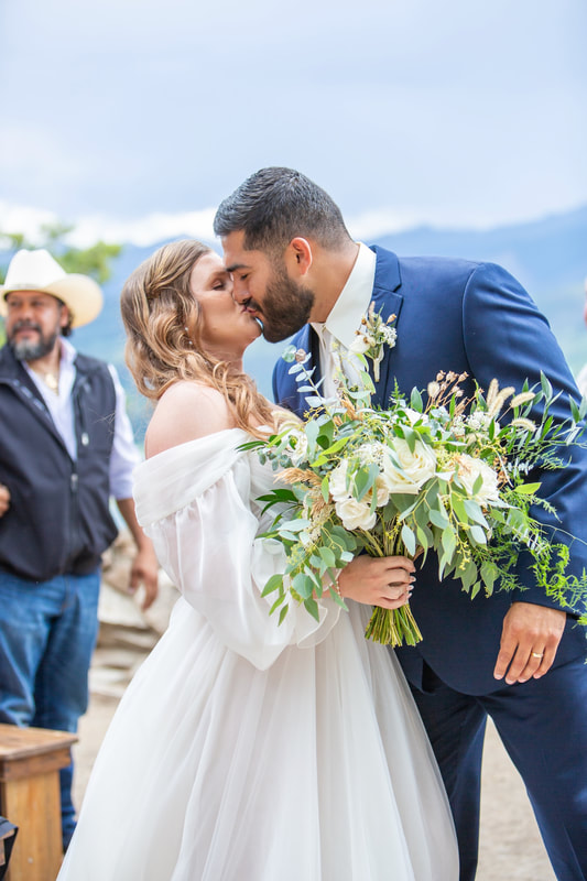 mountain-micro-wedding