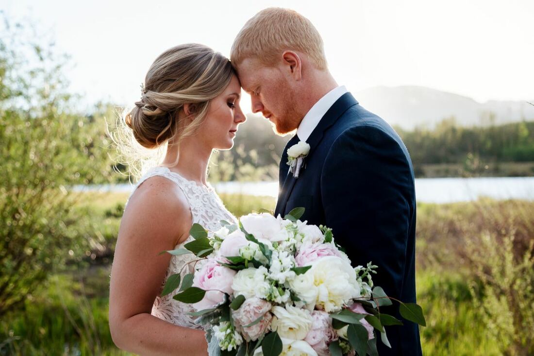 Colorado micro-wedding