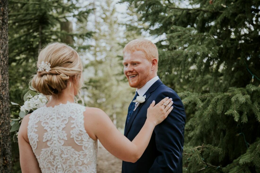 bride groom first look