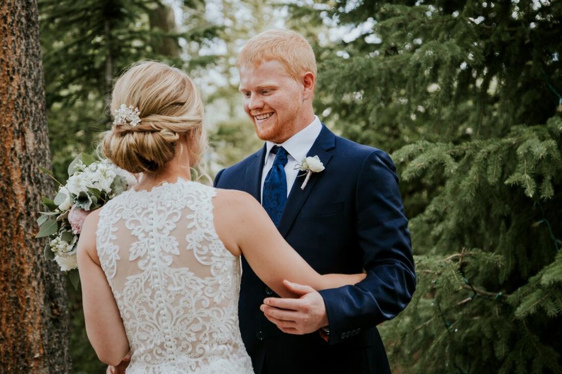 bride groom first look