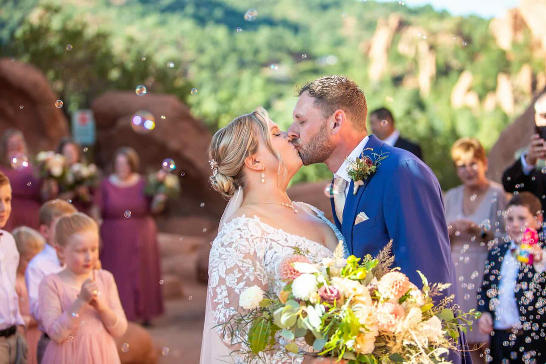 garden-of-the-gods-wedding