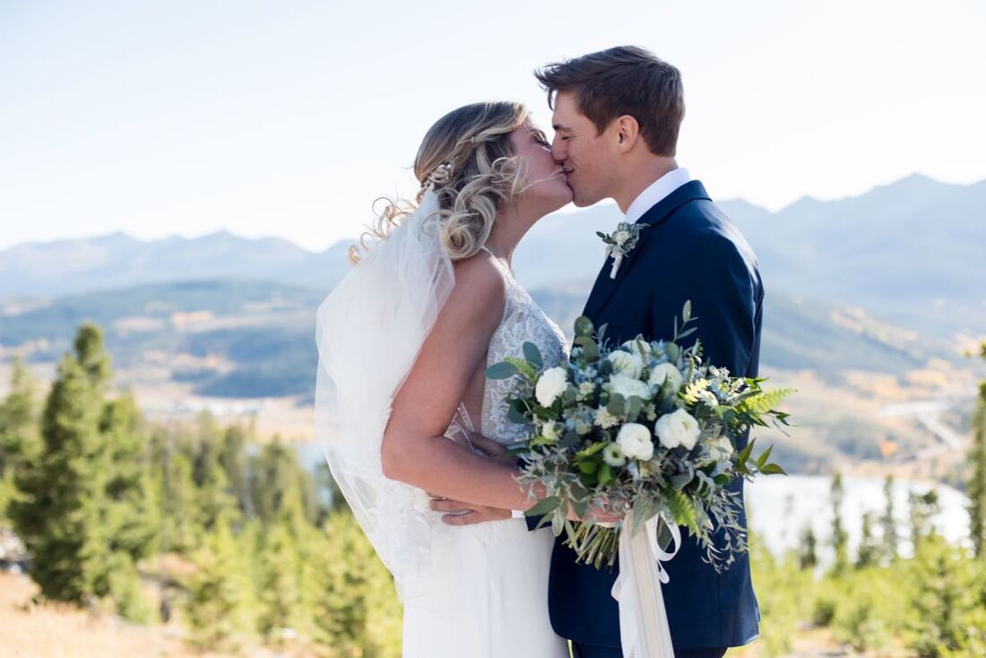 Intimate Colorado wedding