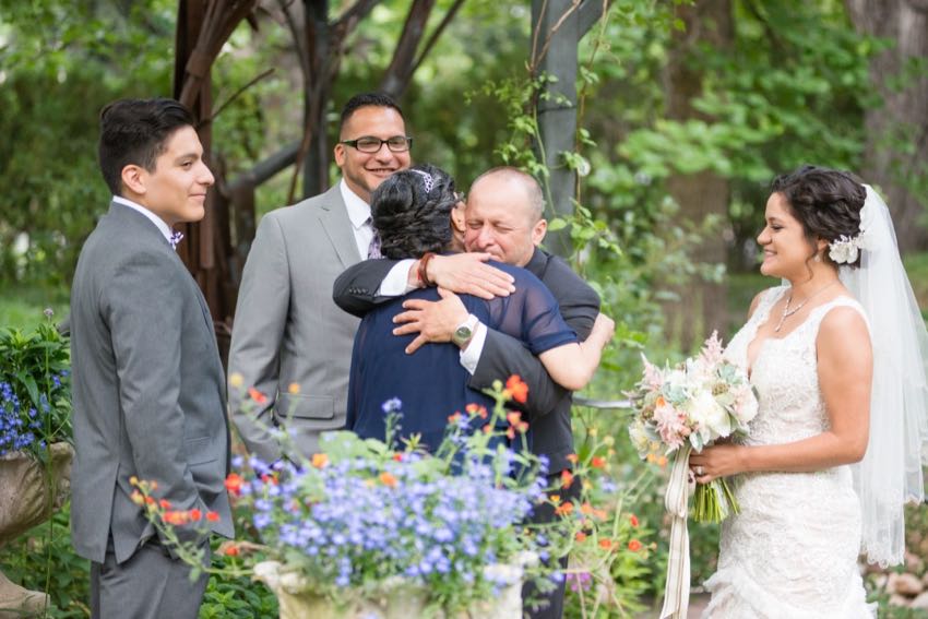 dads first look with bride