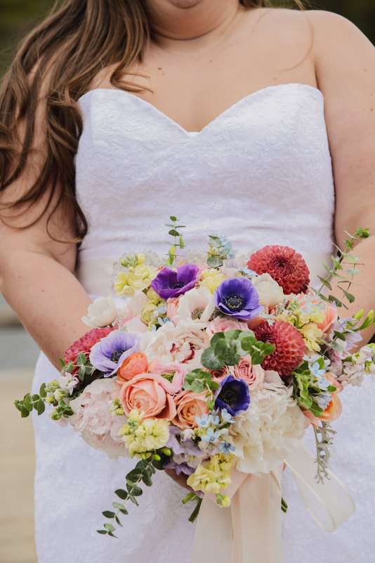 elopement packages Colorado bouquet