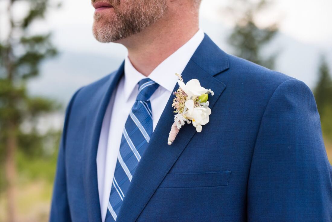 Colorado wedding package boutonniere