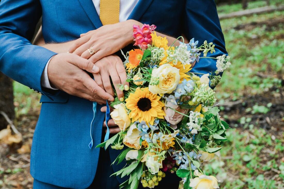 yellow blue bouquet