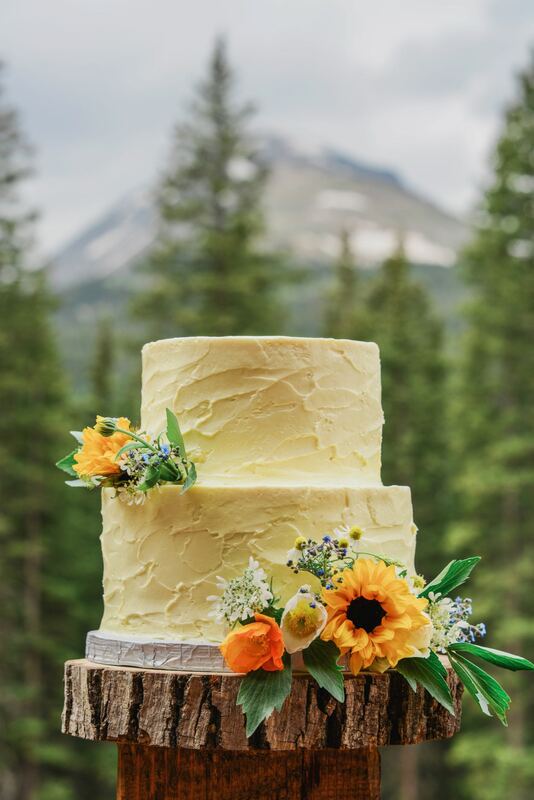 yellow sunflower cake