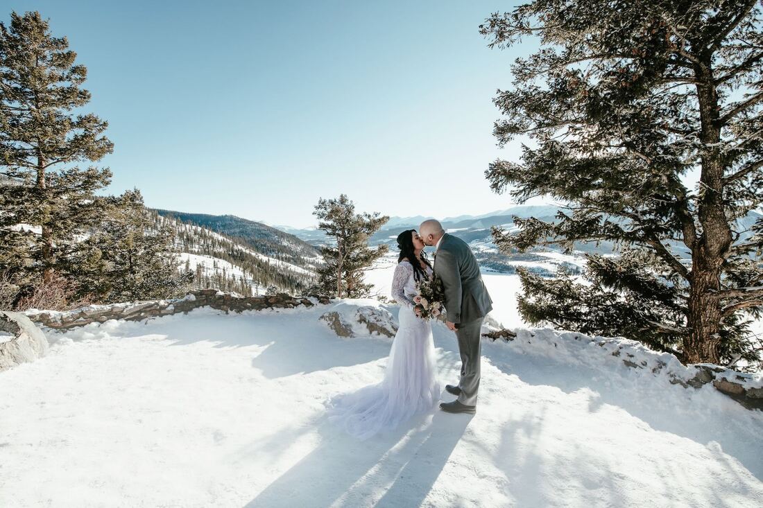 winter colorado microwedding